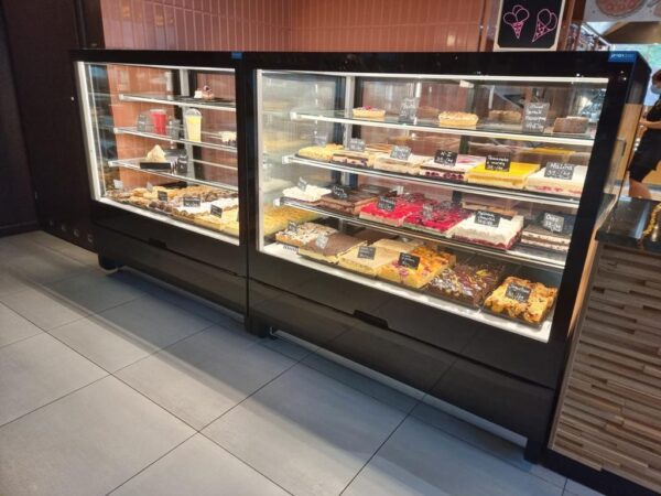 Innova Pastry Display Counter by IGLOO Bestronic uk shop 1 Commercial Refrigeration Shop