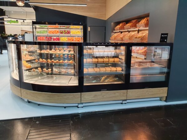 Innova Pastry Display Counter by IGLOO Bestronic uk shop 4 Commercial Refrigeration Shop