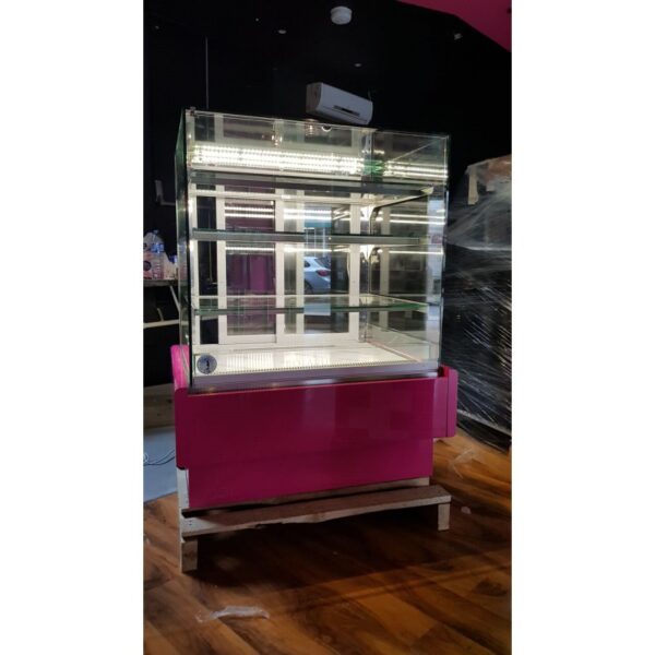 The Vertika Basic confectionery display unit ideal for cake pastry. Bestronic Refrigeration 2 Commercial Refrigeration Shop